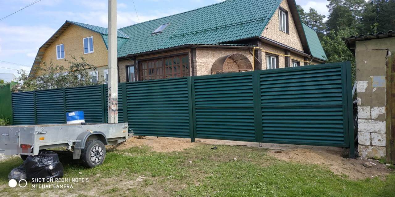 Забор-жалюзи с ламелями еврожалюзи ral6005/6005 Зеленый Мох 2-х сторонний фото1 в Бугульме