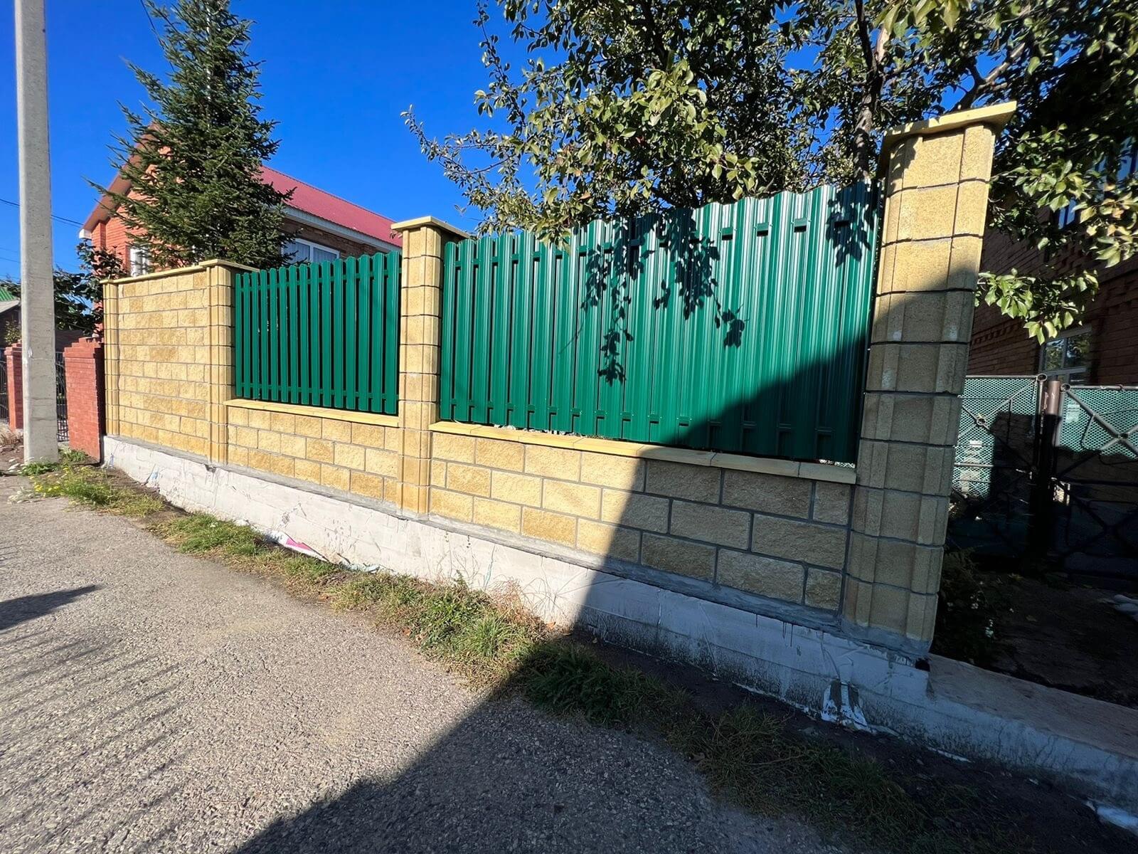 Забор из евроштакетника 22м RAL6005/6005 Зеленый Мох двусторонний фото 4 в Бугульме