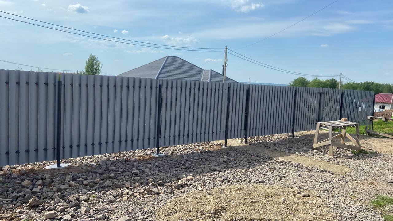 Забор из евроштакетника 16м RAL7024 Серый Графит фото 2 в Бугульме